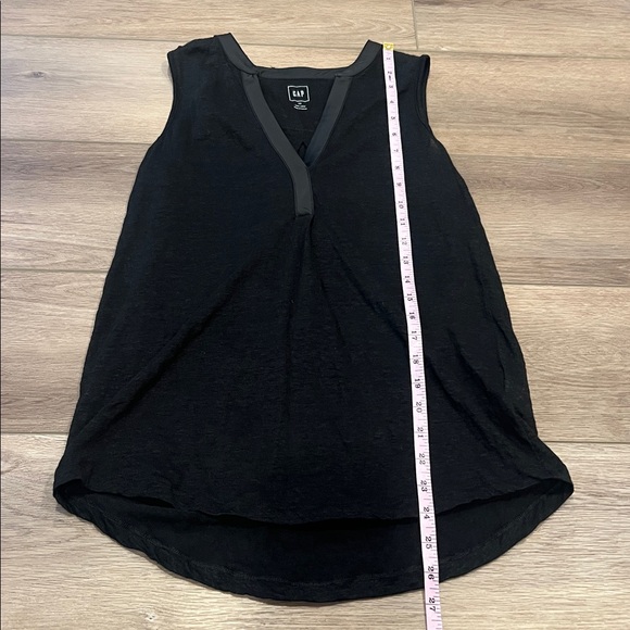 GAP Tops - GAP Size XS Black Sleeveless Sheer Tank Top Hi-Low 100% Linen